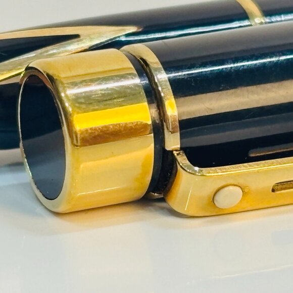Sheaffer Fountain Pen with 14k Gold Nib Works Great Comes with 4 Cartridges - Picture 8 of 12